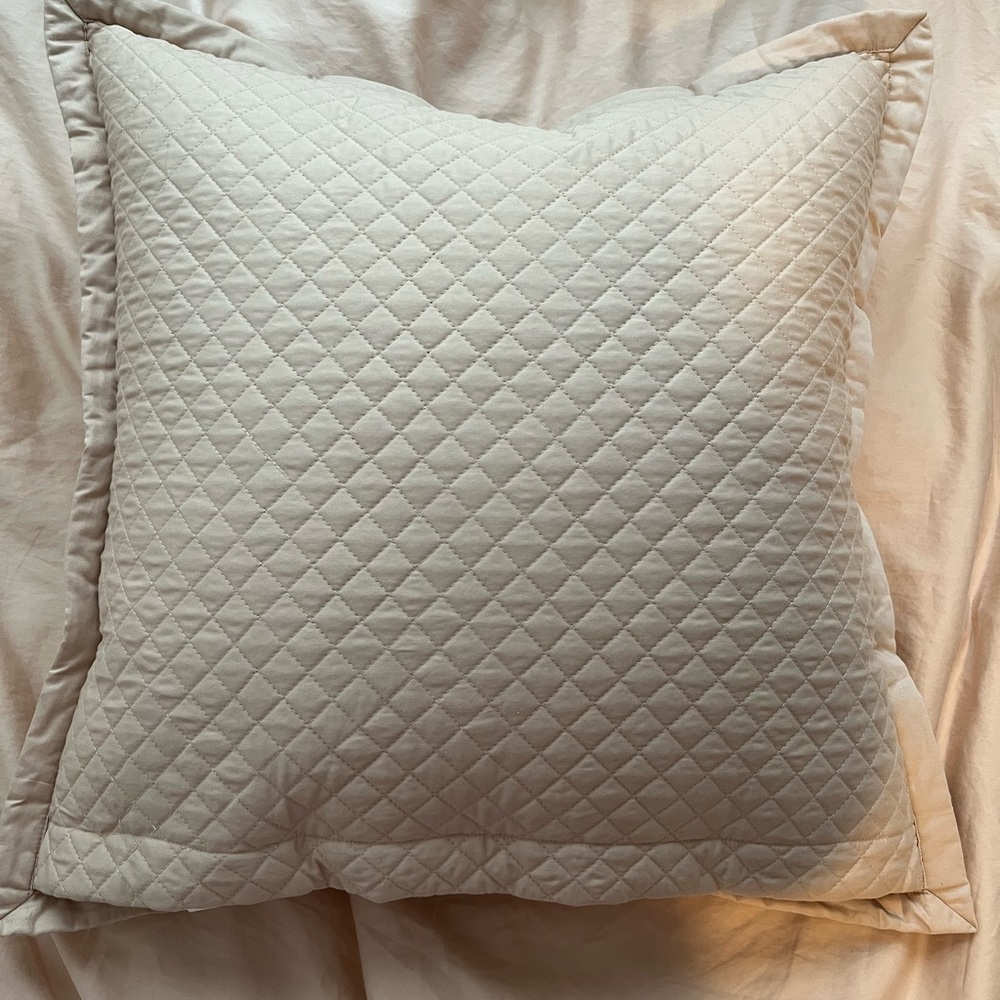 RALPH LAUREN HOME Elegant Cream Quilted Pillow / Cover